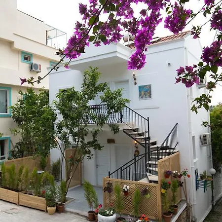 8 * Kaş