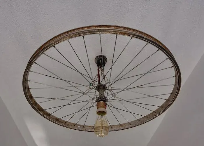 8 Готель Каш