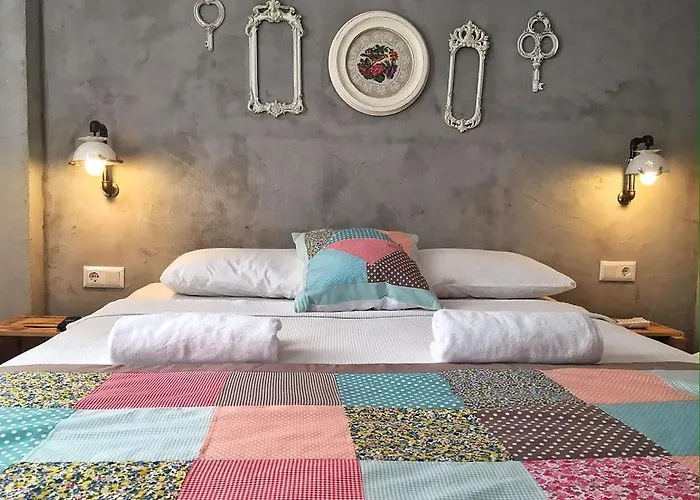 8 Готель Каш