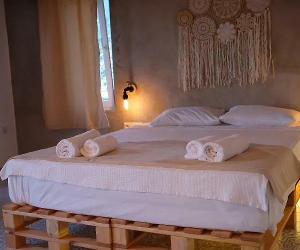 8 Готель Каш